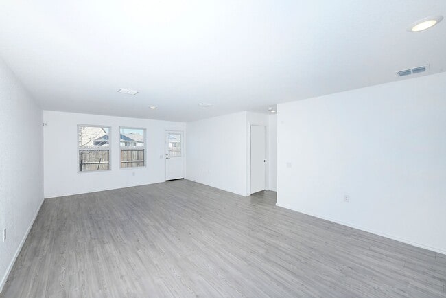 Building Photo - SA- Texas A&M Area / Vida Subdivision