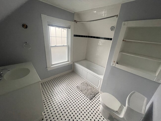 Building Photo - Spacious 4BR/3BA Home in Downtown Dover — Freshly Updated, Walk to Everything