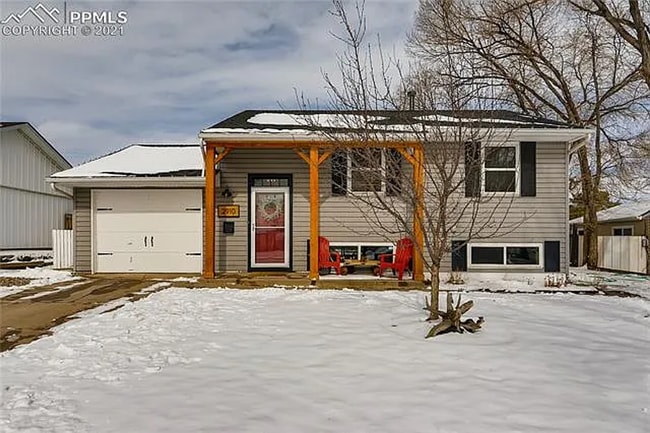 Primary Photo - Charming Colorado Springs Home – Spacious ...