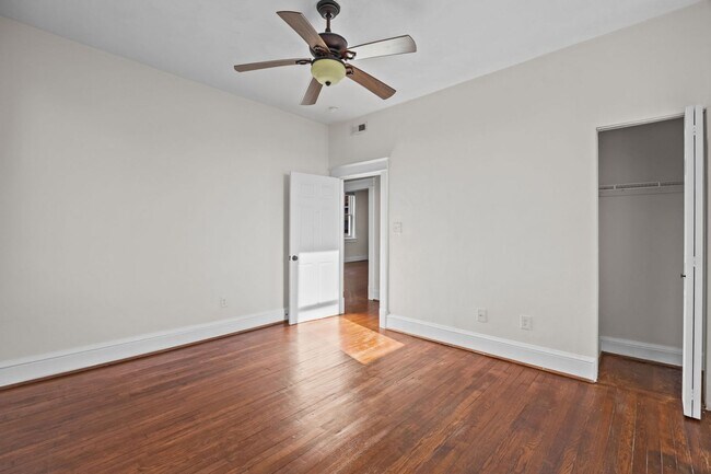 Building Photo - Cool Norfolk Apartment-Rest of November Free!