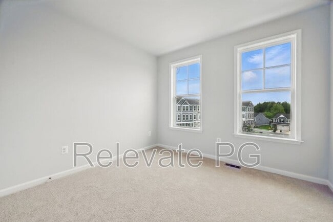 Building Photo - 636 Brookwood Glen Terrace