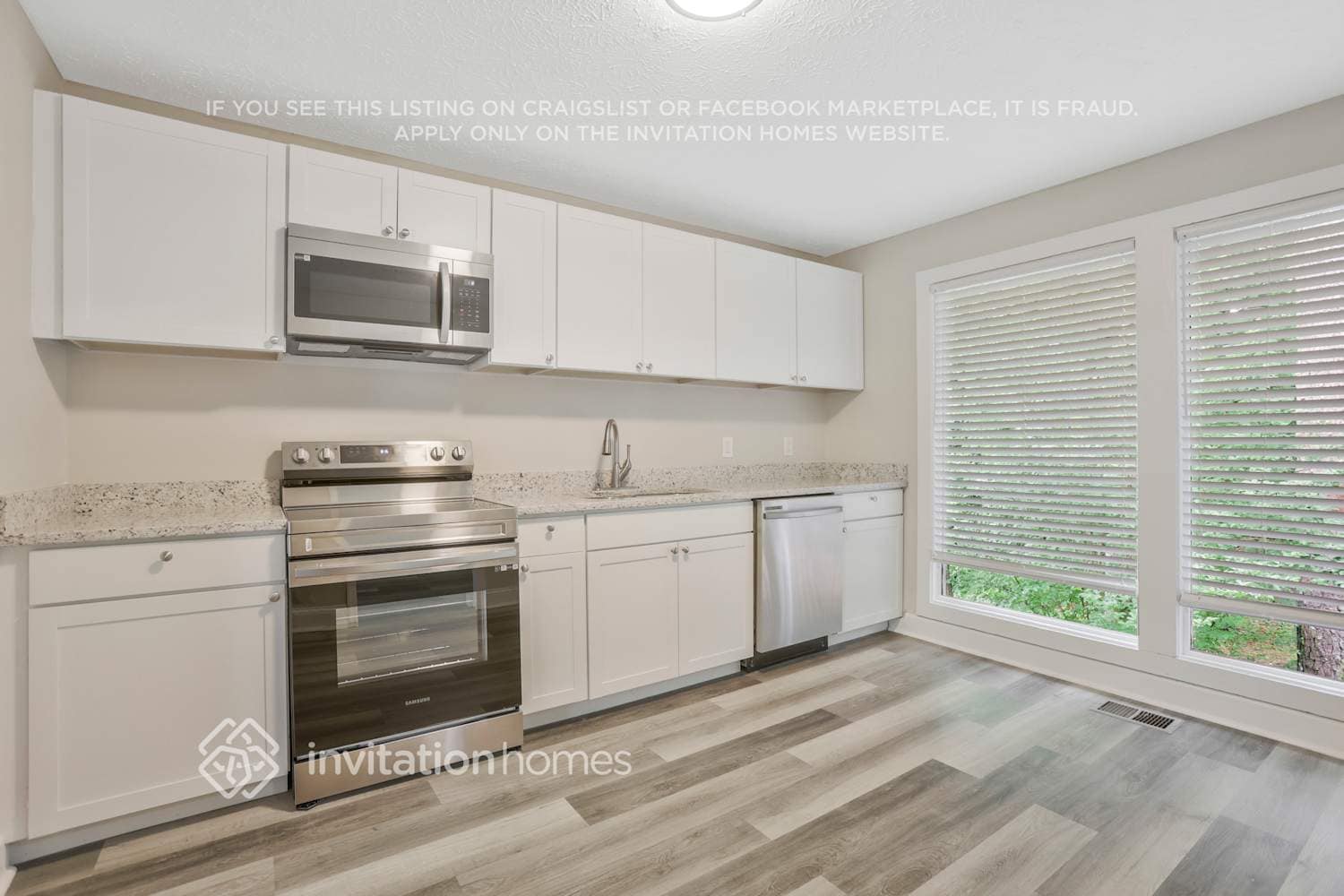 Building Photo - 242 Rustic Ridge Dr NE