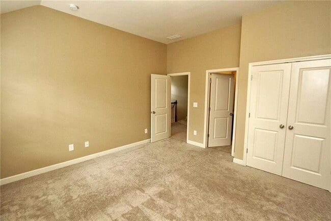Building Photo - 7605 Lowery Oak Dr