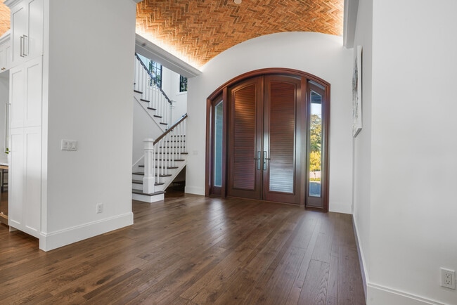 Building Photo - 19471 Harbor Rd S