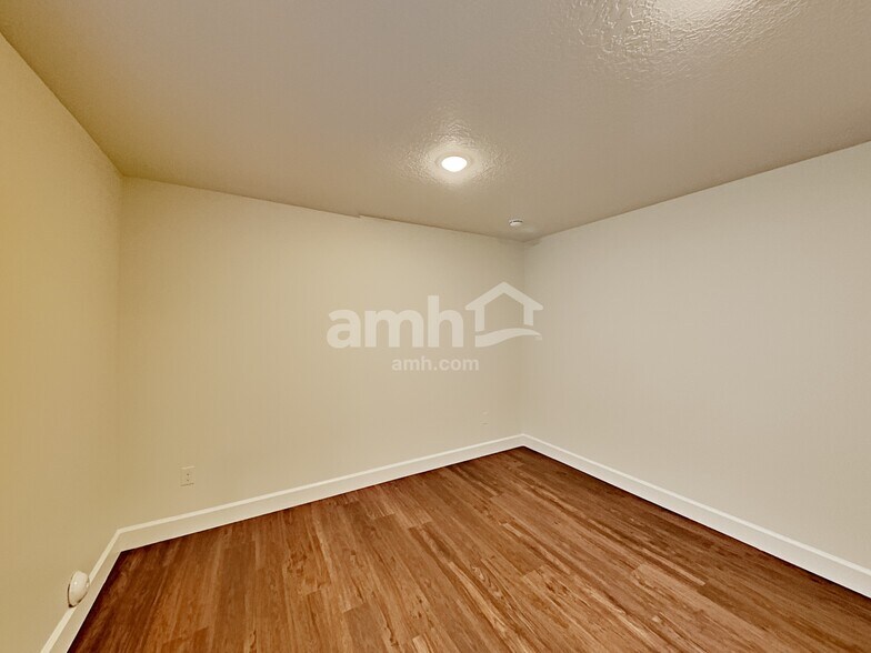 Building Photo - 11138 S Seagrass Dr