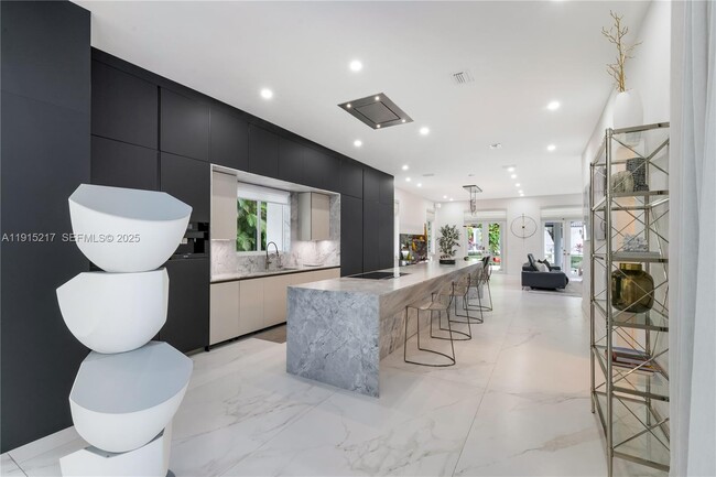 Building Photo - 8941 SW 65th Ct