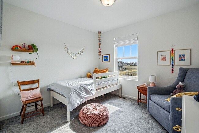 Building Photo - Spacious 3BR/3BA Townhome-Available NOW! $...