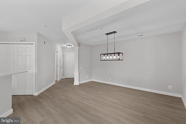 Building Photo - 21850 Locomotive Terrace