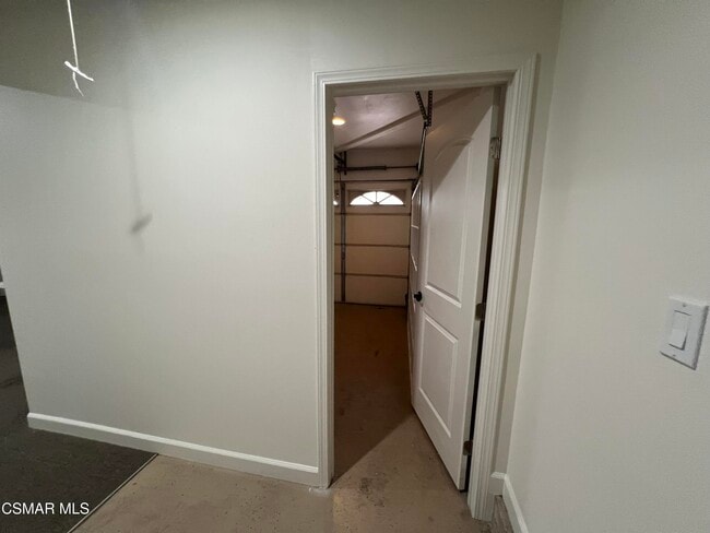 Building Photo - 334 W Avenida De Las Flores