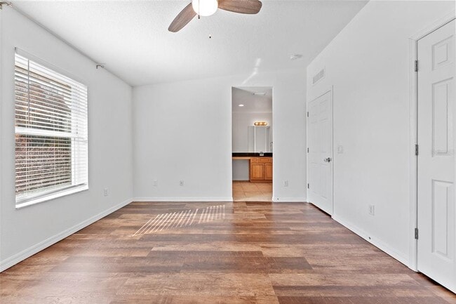 Building Photo - 961 Aussi Ct