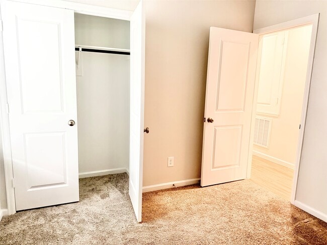 Building Photo - 12915 Catfish River Ct