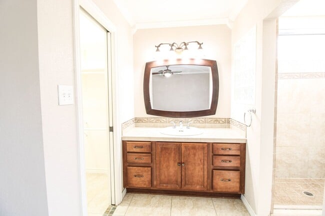 Building Photo - 14302 Indian Woods