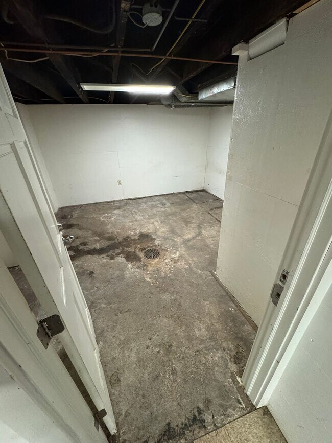 Building Photo - 1415 Freemont St