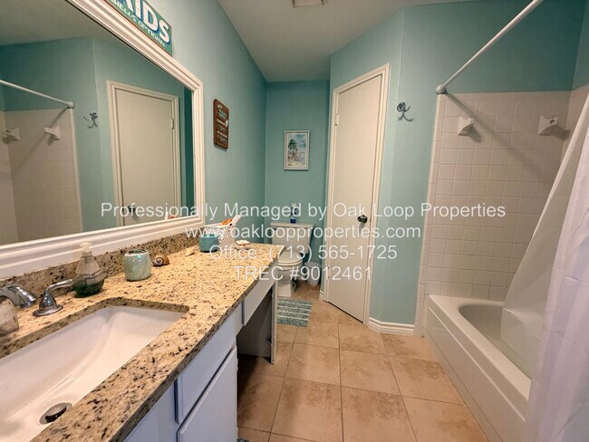 Building Photo - 726 Country Pl Dr