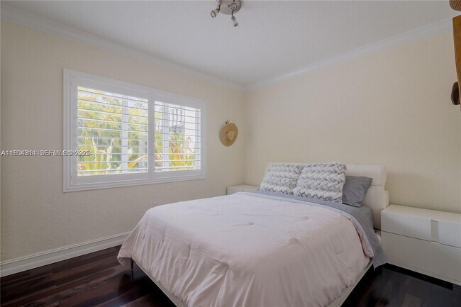 Building Photo - 8500 SW 70th St