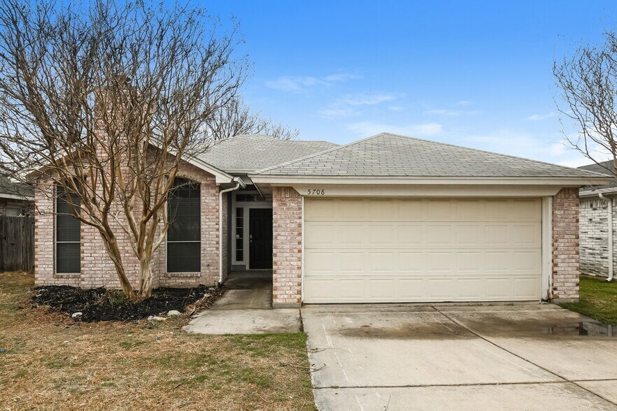 Primary Photo - 5708 Shady Springs Trail