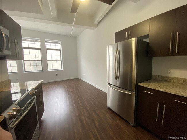 Building Photo - 2 Mill St