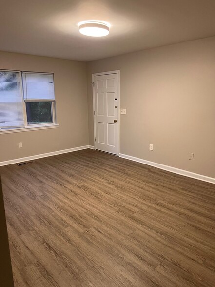 Living Room - 1133 White Oak Dr