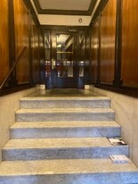 Building Photo - 917 W Margate Ter