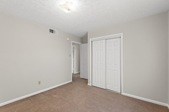 Building Photo - 1932 Mint Julep Ln