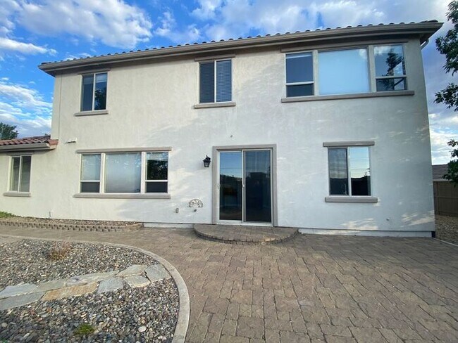 Building Photo - Top of the Hill - Gorgeous 5 Bedroom 3 Bat...
