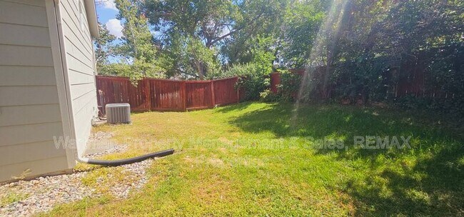 Building Photo - 4130 Madrone Way