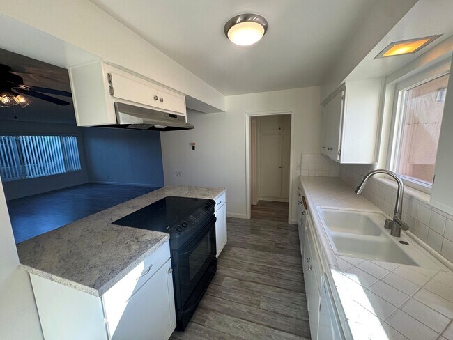 Building Photo - Spacious Ventura Keys Condo- Enjoy The Marina Life!