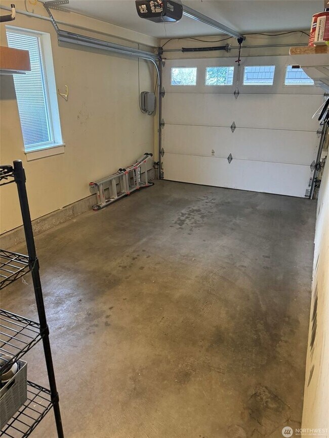 Building Photo - 3bd/2ba Seattle Townhome