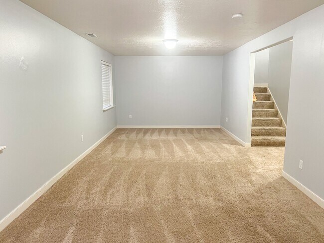 Building Photo - 1045 N 130 W