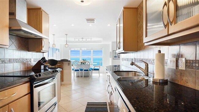 Building Photo - 3900 Galt Ocean Dr