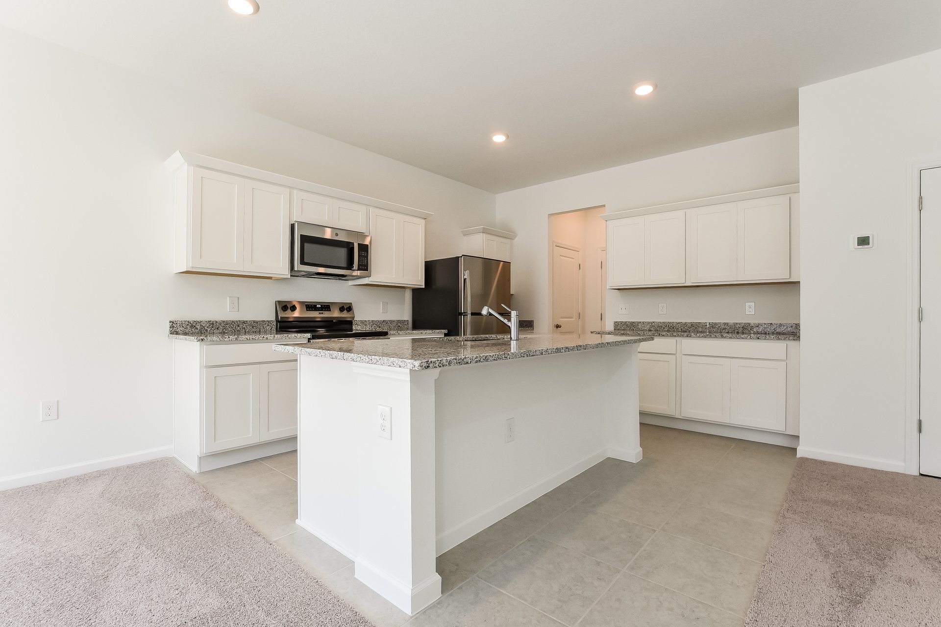 Building Photo - 2061 Hemingway Cir