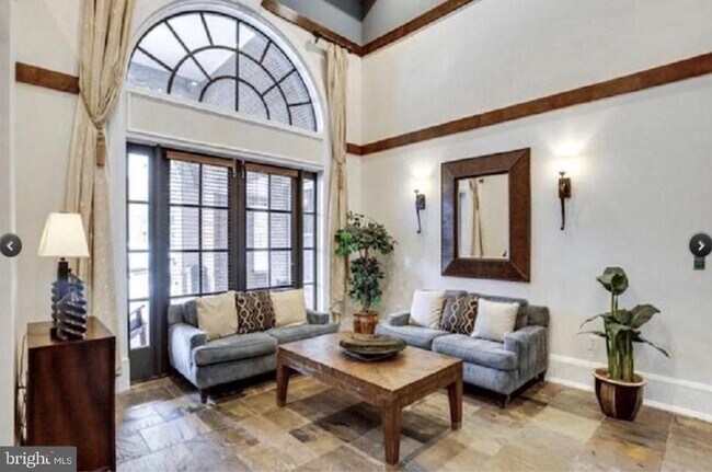 Building Photo - 2465 Army Navy Dr