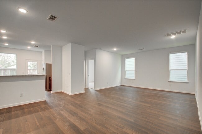 Building Photo - 10123 Clearwick St