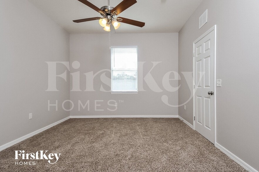 Building Photo - 5276 Krenson Woods Way