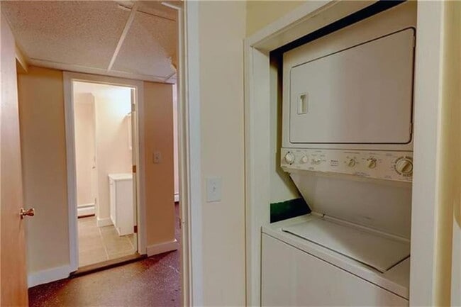 Building Photo - 135 Holly Rd