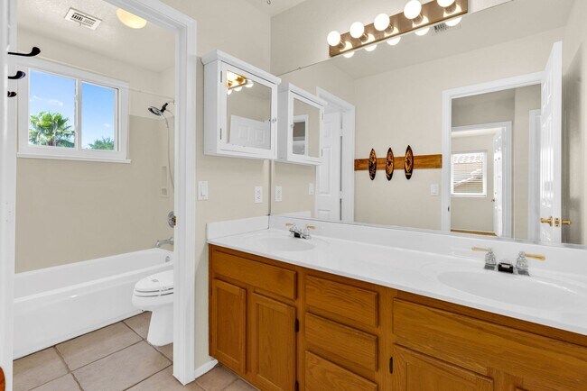 Building Photo - Beautiful 5-Bedroom Home with Private Pool...