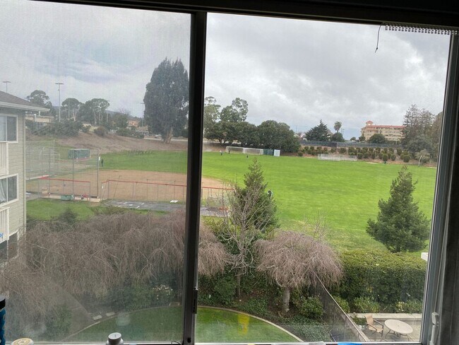 Building Photo - EPIC REA: Condo w/Parking & Community Pool close to BART & schools
