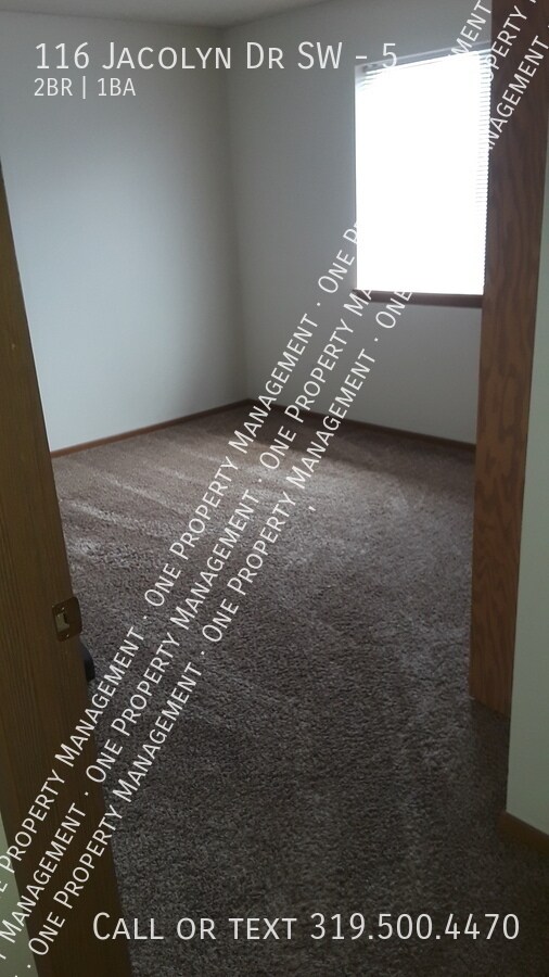 Building Photo - 116 Jacolyn Dr SW