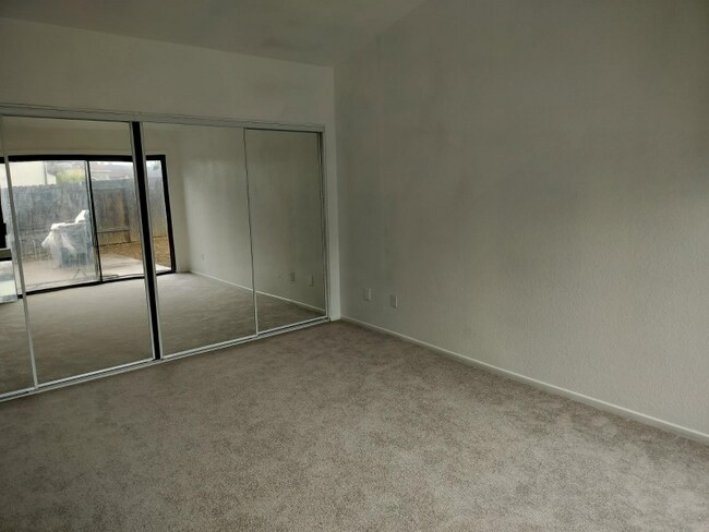 Building Photo - 8750 Lemas Rd