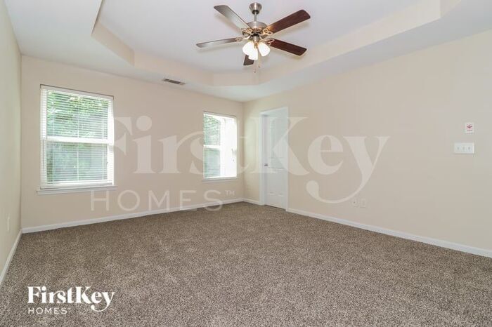 Building Photo - 522 Walnut Woods Dr