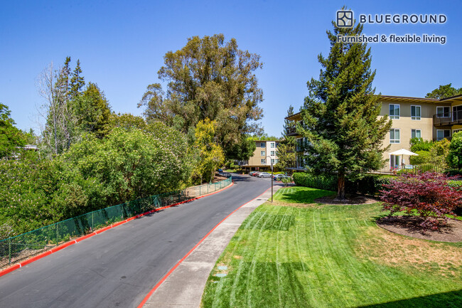 Building Photo - 1450 Oak Creek Dr