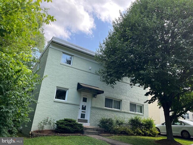 Building Photo - 4106 18th Rd N