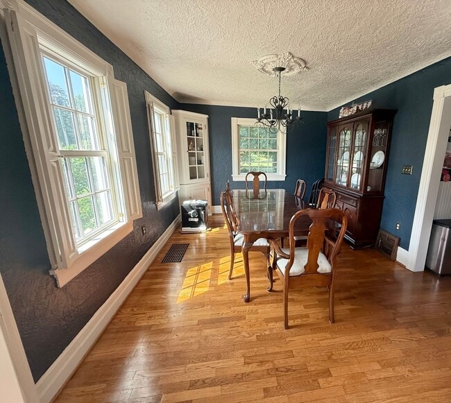 Building Photo - 45800 W Ann Arbor Trail