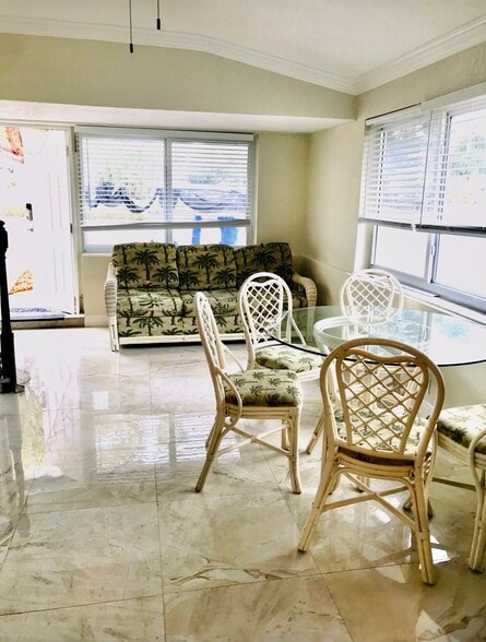 Building Photo - 3221 NE 7th St