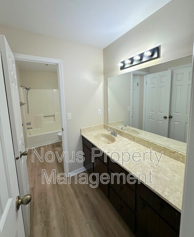 Building Photo - 104 Wrenwood Ln