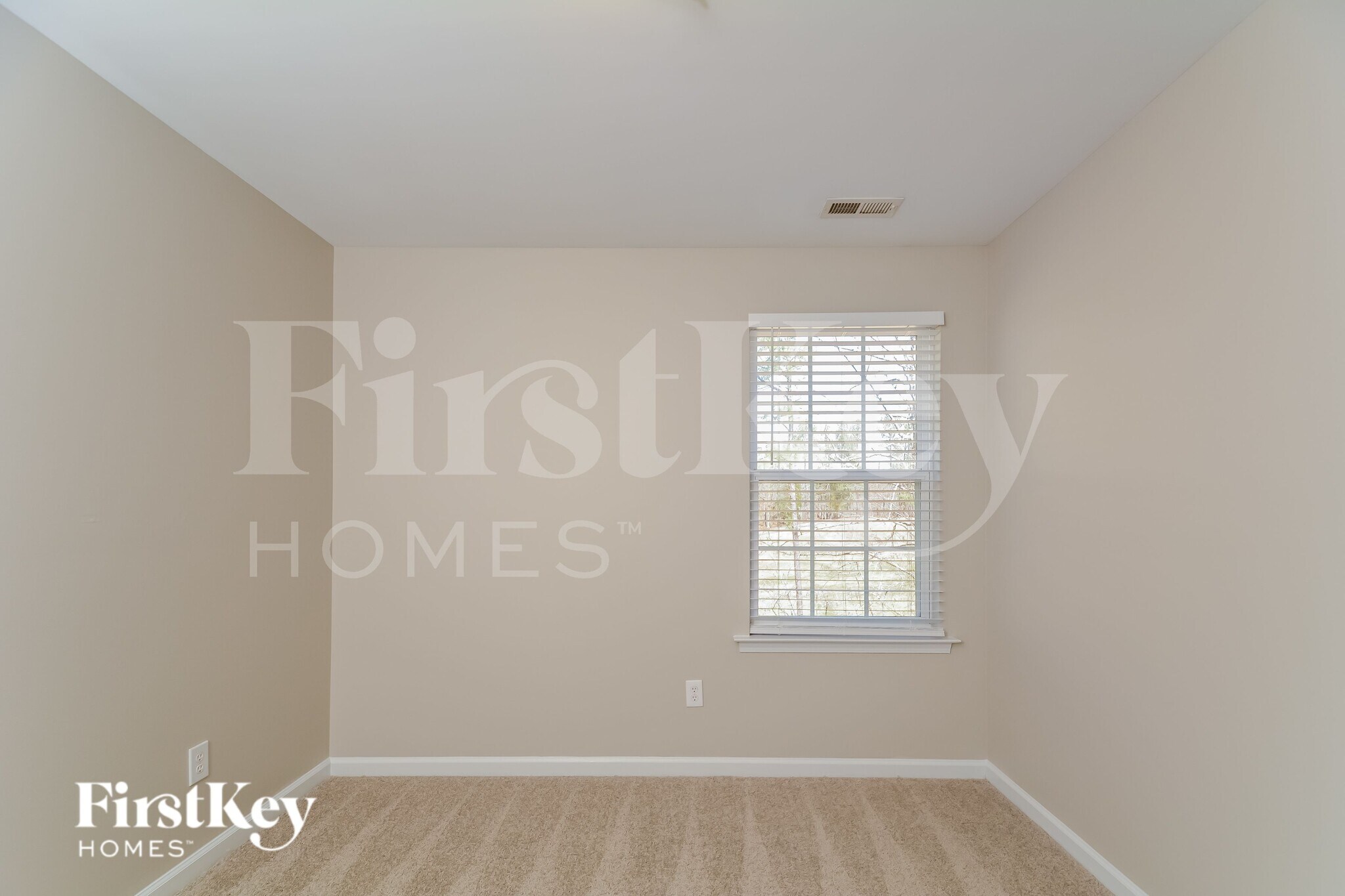 Building Photo - 6 Linkside Ct