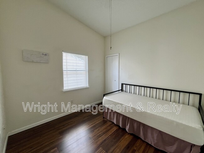 Building Photo - 7618 Colonial Ct