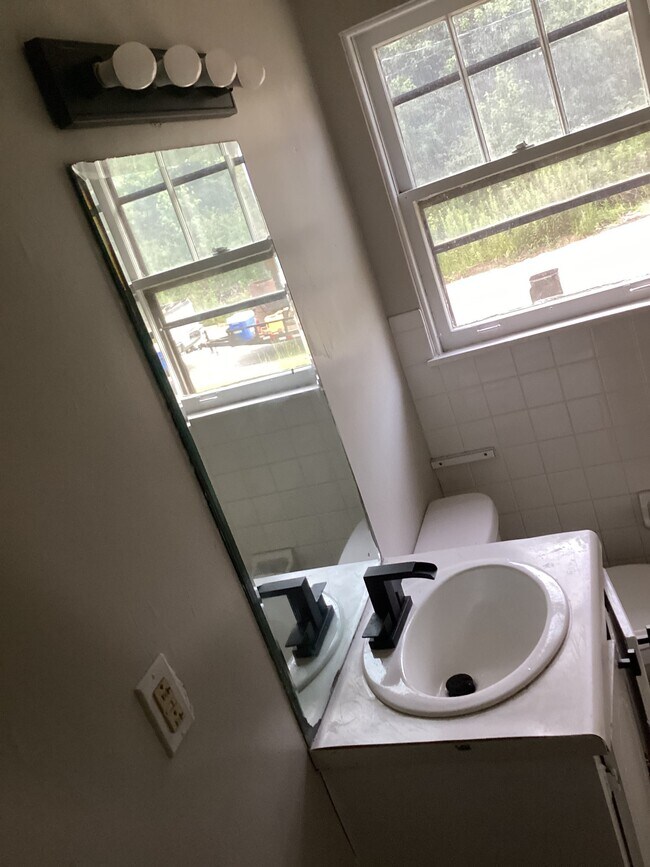 Building Photo - 989 Curry Pl