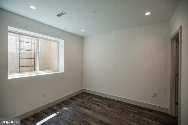 Building Photo - 3716 Haverford Ave