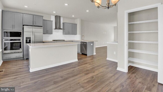 Building Photo - 331 Ensemble Wy